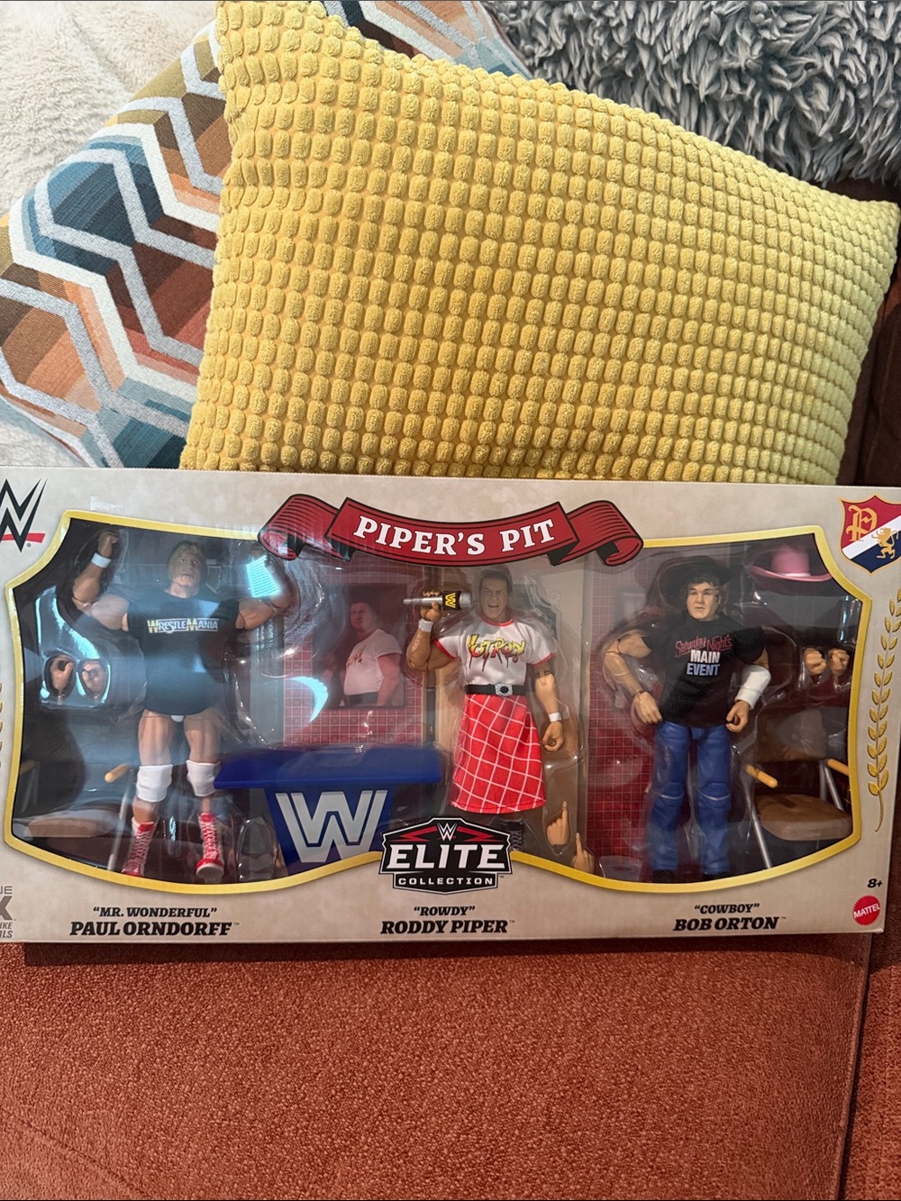 WWE Piper's Pit Figure – Red, White, Black